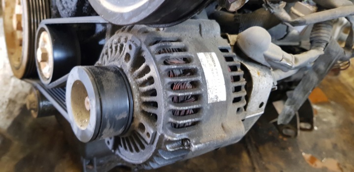 TOYOTA COROLLA E11 1.9 D alternator 27060-53020