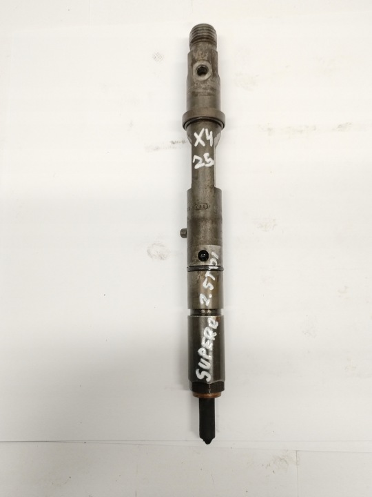 injector wtryska of the fuel Skoda SuperB 2.5 TDI 0432133786
