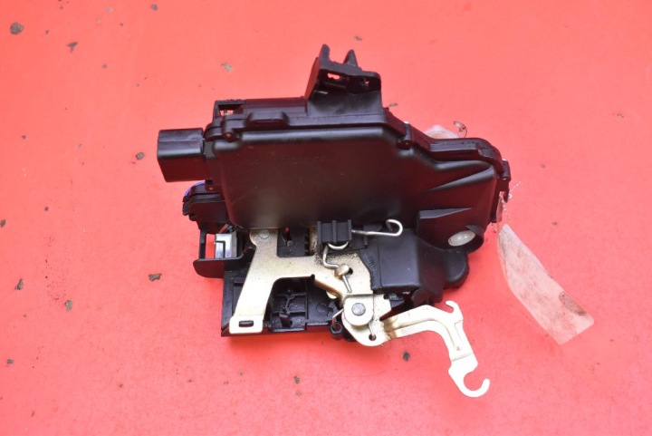 de la Serrure Portière Gauche Avant Avant 6010-01-020421P SKODA OCTAVIA et 5D HB 96-00