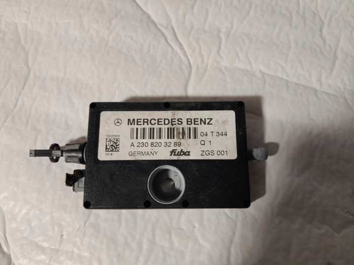 MERCEDES SL500 R230 antenna amplifier A2308203289