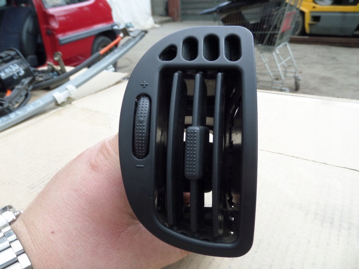 rešetka rešetka ventilacije lijeva vozača CITROEN SAXO 96-04