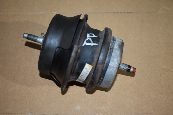 engine mount right NISSAN GT-R R35 1