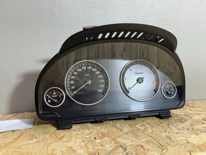 Liczniki Horloge montre tableau bord BMW 5 F10 F11 N57 530d 9249345