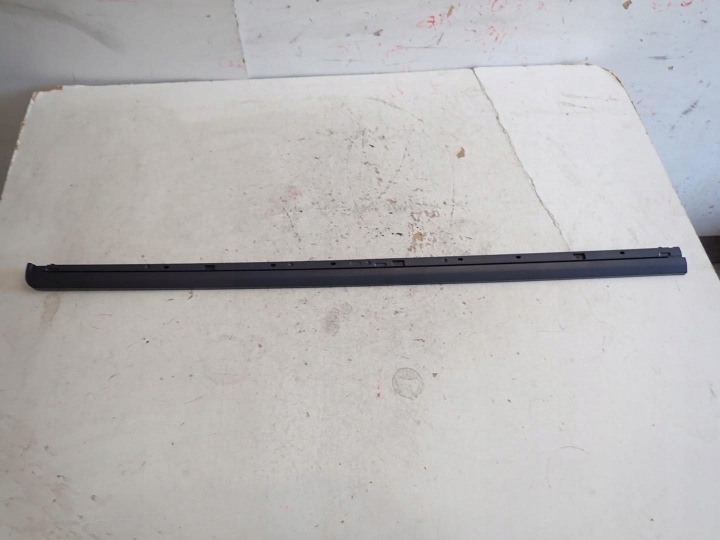 moulding door left front VW PASSAT B7 2010- 3AA854939