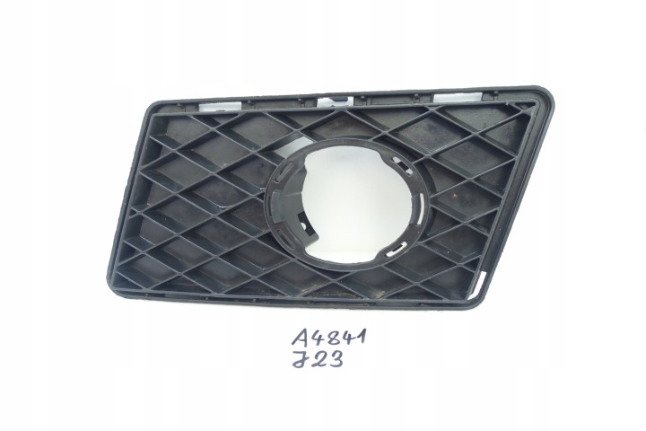 Grille Pare choc Gauche Avant MERCEDES C W204 A2048853723