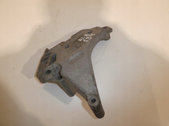 SUPPORTO SUPPORTO MOTORE STAFFA FISSAGGIO VW SKODA SEAT 03L199207