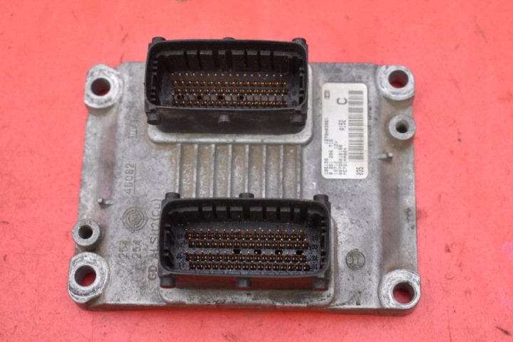 control unit computer of the engine 00795018150 ALFA ROMEO 147 1.6 16V 120 KM 00-04