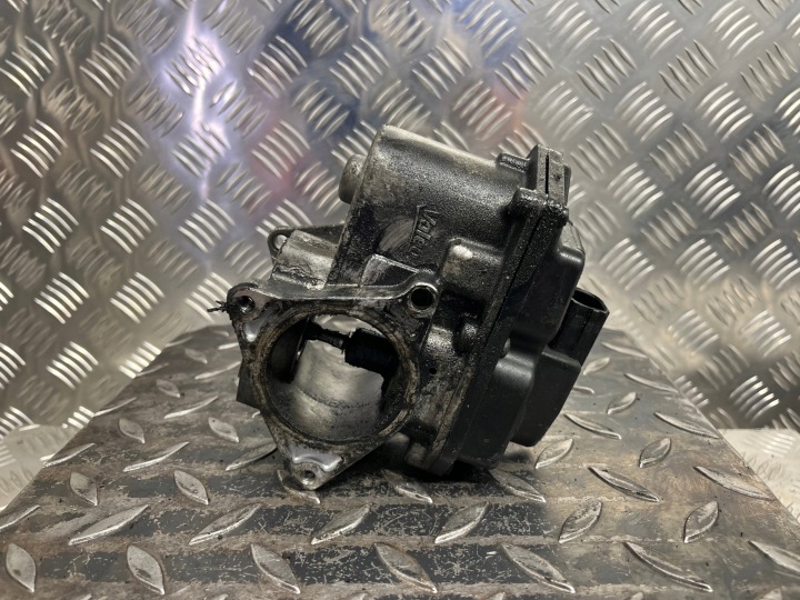 EGR valve RECYRKULACJI of the gas VOLKSWAGEN TOURAN 1 03L131501G