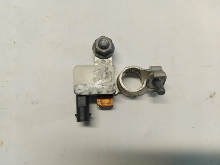 VOLVO XC60 II terminal ujemna module 31652054