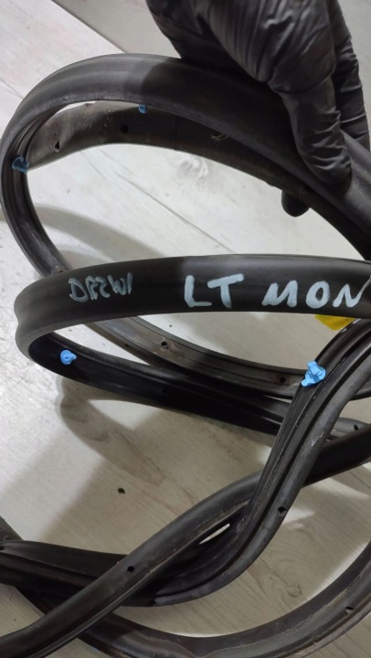 Ford Mondeo MK5 16r 2.0TDCi Arrière Bouche buse Gauche Joint Portière