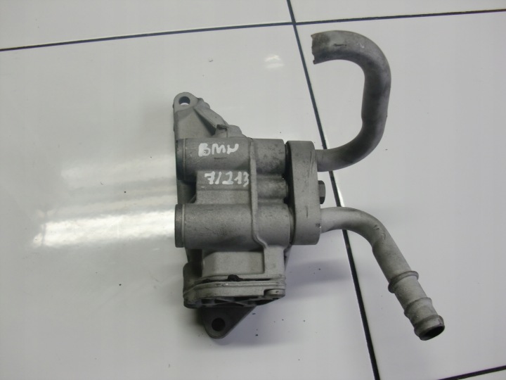 BMW 3 E90 Z4 E89 3.0 oil filter holder 7573212