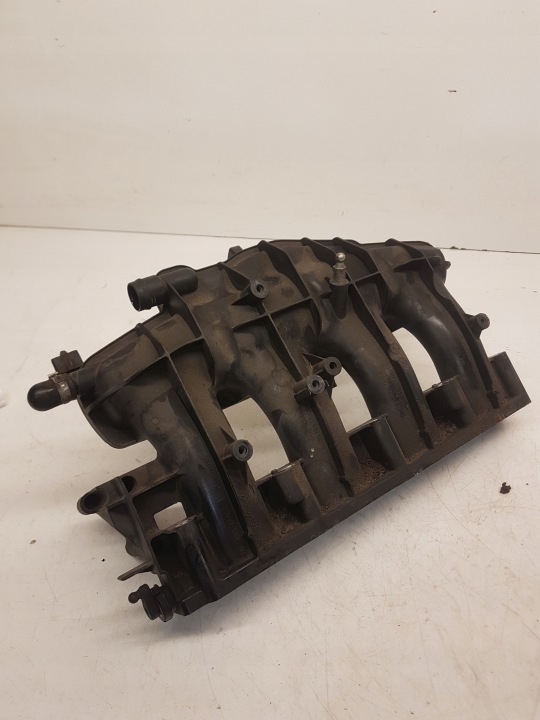 intake manifold VW AUDI A4 A6 2,0 TFSI 06D133185L