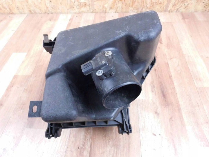 Toyota Avensis III T27 2.0 2.2 D4D cover of a filter, air 177010R020