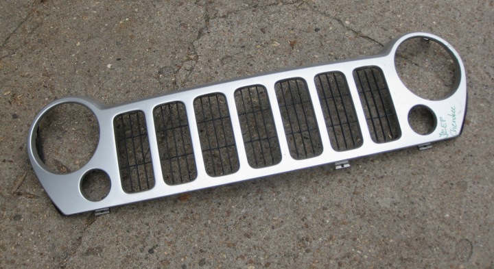 JEEP CHEROKEE LIBERTY KJ maska maska 55157120AE