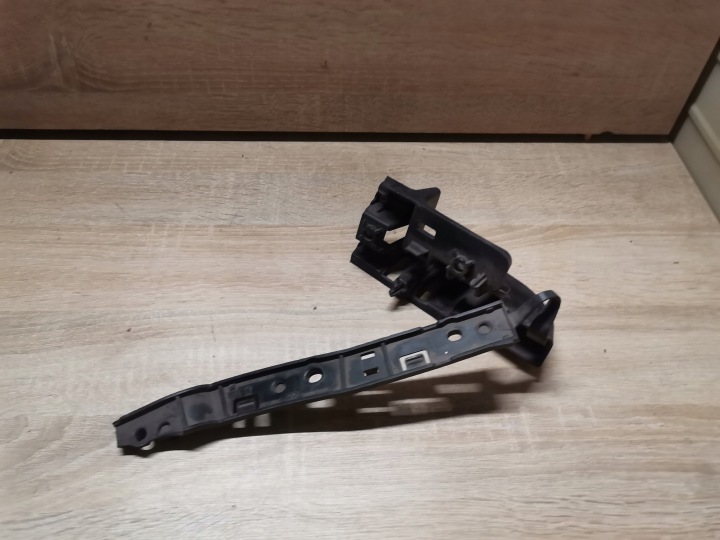 Tartók lökhárítónak jobb hátsó CITROEN BERLINGO III PARTNER 9680909580