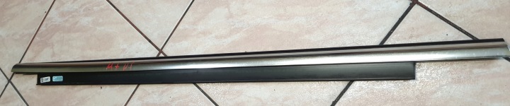 moulding dust door right rear part AUDI A7 and 4G8 OE