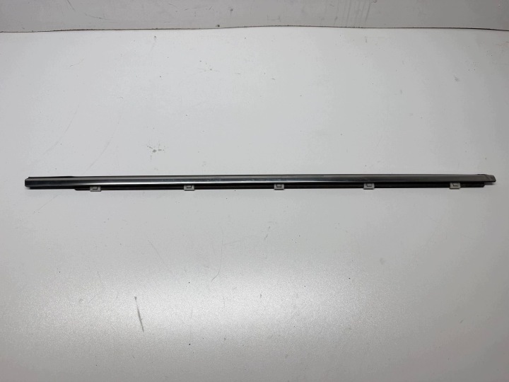 HYUNDAI I30 III modanatura Striscia listello modanatura PORTA Portiera PARAPET CHROM Destro Anteriore 2017