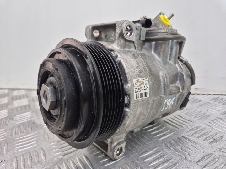 Mercedes C200 CGI W204 271.820 Compresseur Climatisateur air conditionné A0032304811