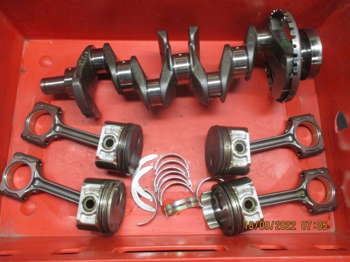 crank pistons RENAULT CLIO IV RS 1,6IT