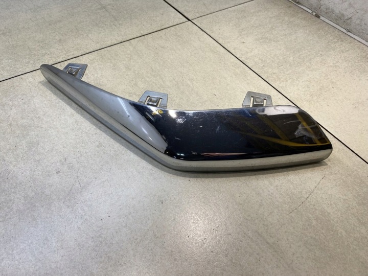 moulding of a bumper left rear part PACIFICA 04857781AA