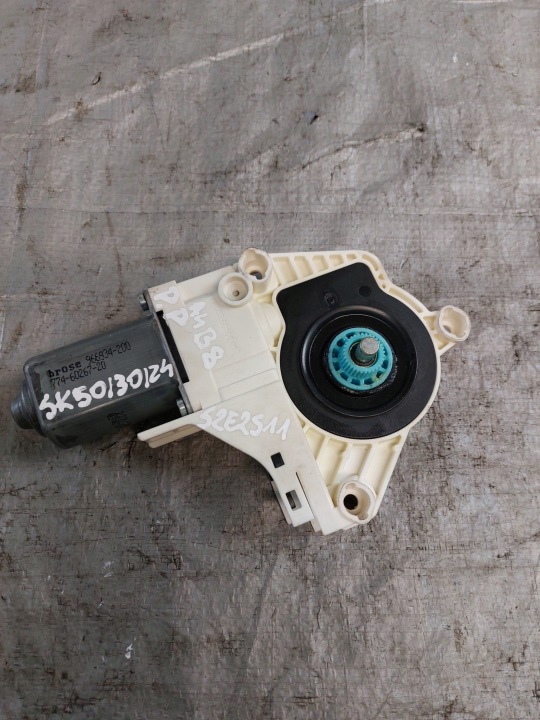 SILICZEK vitres droite avant AUDI A4 B8
