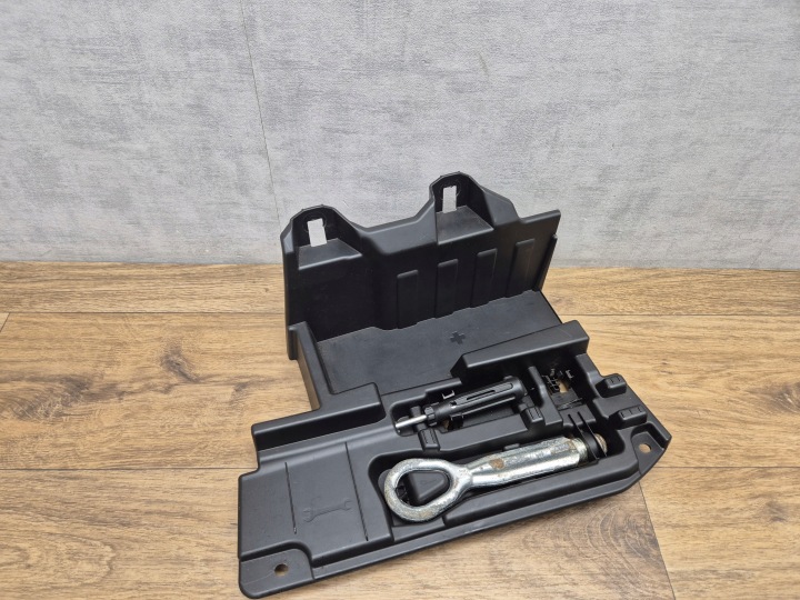 BMW 4 F36 Handschuhfach Kofferraum Stütze WKLAD für NARZEDZIA komplet 7309514