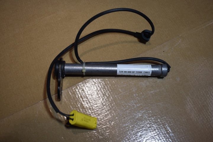 IDEALNY NABOJ PIROTECHNICZNY bonnets MERCEDES W206 1