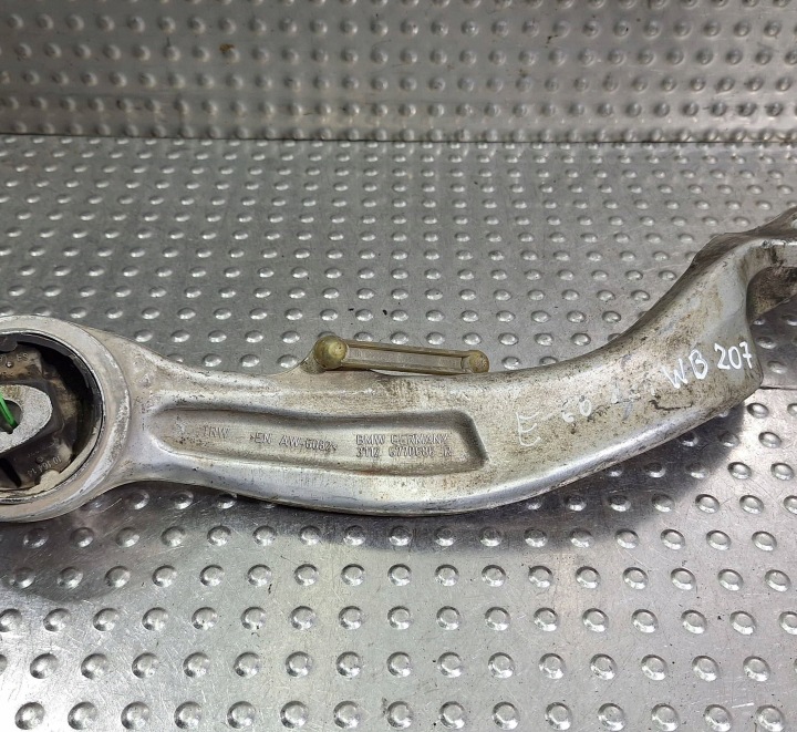 rameno pravý předek 6770686 BMW E60 E61 XDRIVE