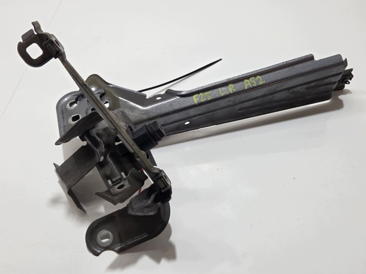 staffa parafango sinistra anteriore BMW X3 F25 A52