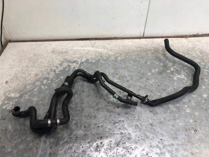 trouba vedení intercoolera BMW E46 6902882 8370079