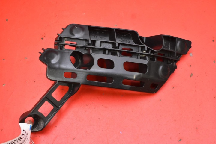 suppporto montaggio paraurti sinistra anteriore 52536-42060 TOYOTA BZ4X 204 KM 22