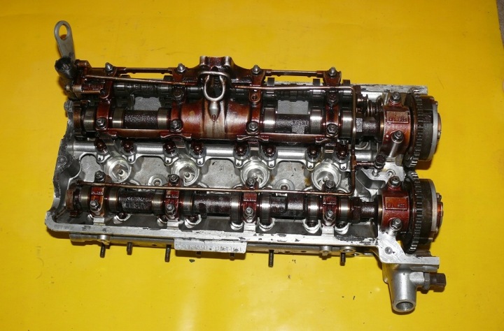 TESTATA Motore Destro ALBERI A CAMME BMW 7 E65 4.4i 333KM N62B44A SPLANOWANA 7506387