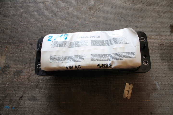 2718. airbag airbag VW T6 7E0880204F