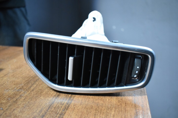 IDEALNA rešetka rešetka ventilacije konzoli desna PORSCHE CAYENNE 9Y 1