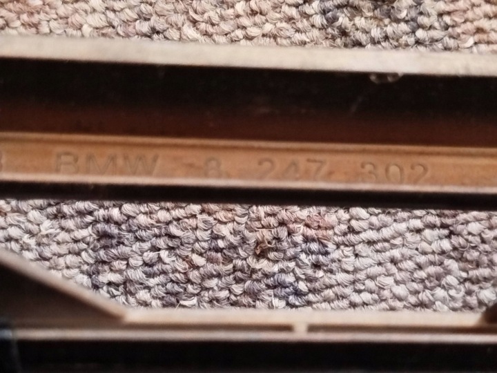 BMW 5 E39 2001 Popolník panel 15