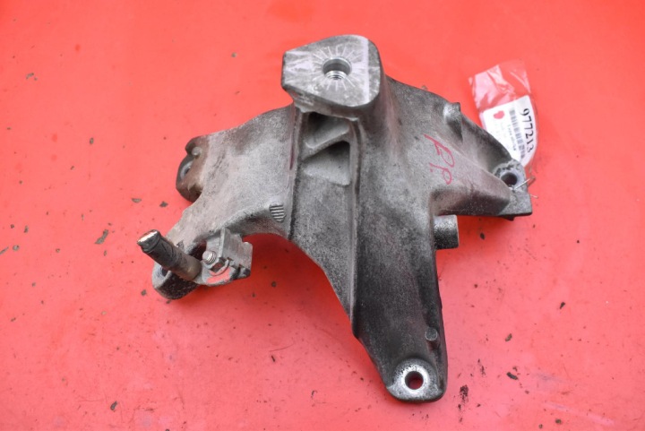 holder engine mount right 8K0199308BE AUDI A6 C7 2.0 TDI 177KM 10-14