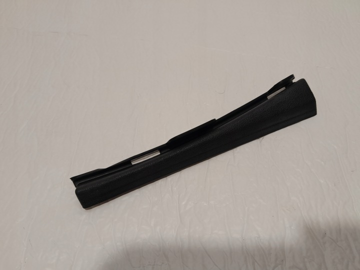 AUDI A4 B9 LIFT Sedan Sedan Blende Abdeckung Blende Abdeckung SLUPKA 8W0868203A