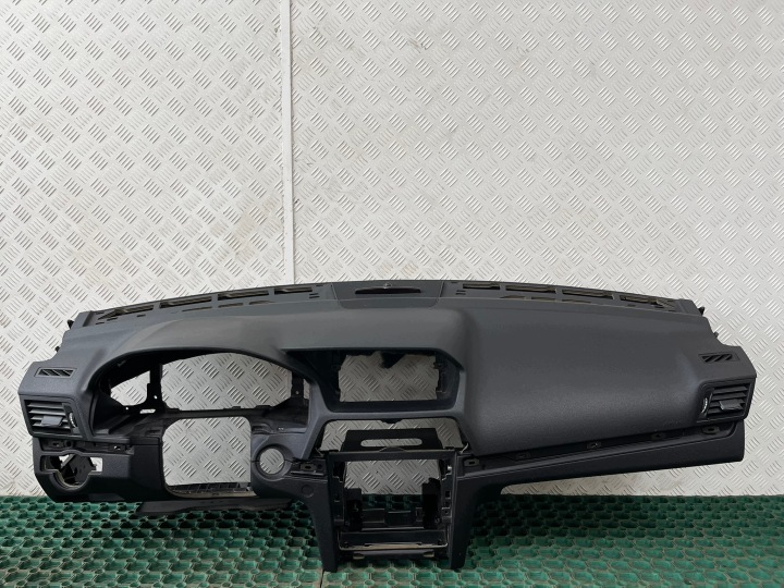 MERCEDES E-KLASA W207 09-16 armatura konzola A2076800087 EUROPA