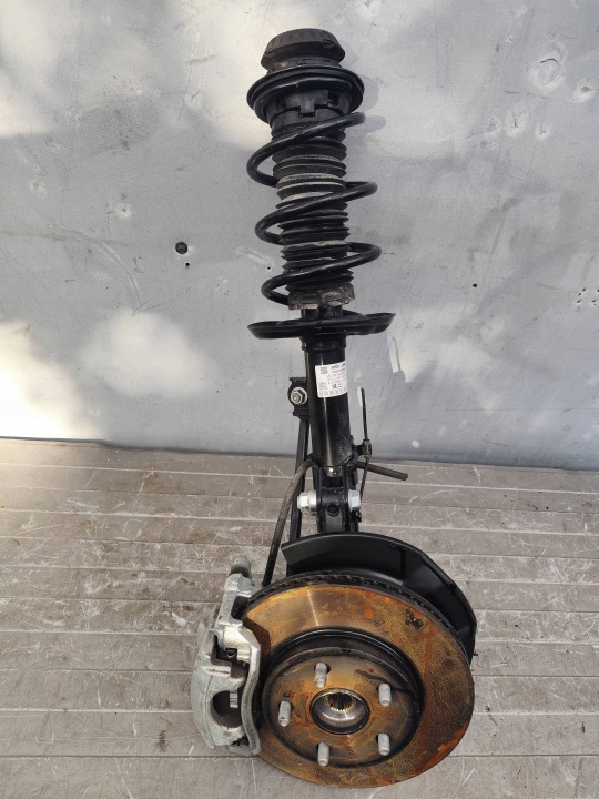 TOYOTA YARIS CROSS Mozzo FUSELLO ammortizzatore Anteriore sinistra completo DEMONTAZ
