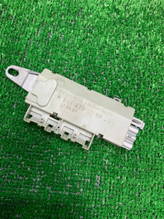 MERCEDES upravljačka antenski pojačalo A2118203089