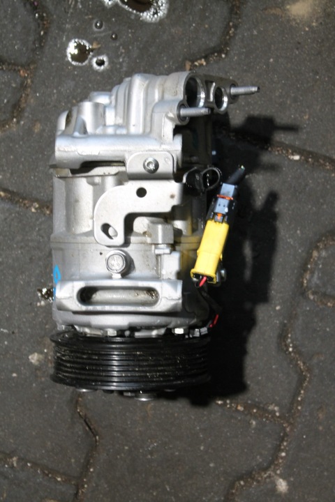2096. compresseur de climatisation PEUGEOT CITROEN 9833718802
