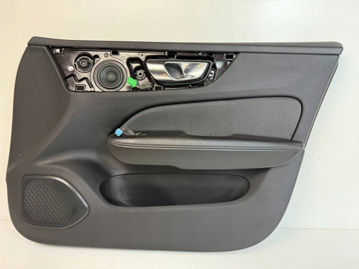 Volvo V60 II 2022 bok dveře přední pravý 30747494