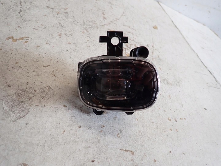 Hmlovka pravý LED CLIO V CAPTUR II QASHQAI J12 261504122