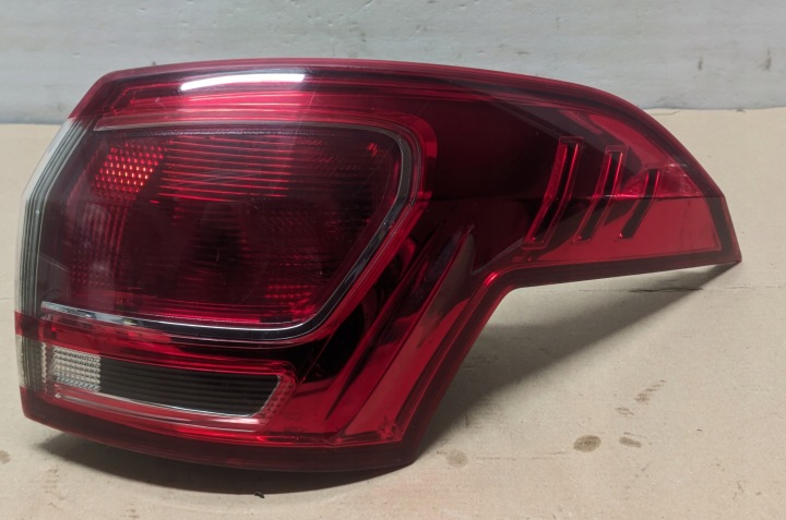 FORD B-MAX 12R 1.0 EB light right rear part AV11-13404-AG EU