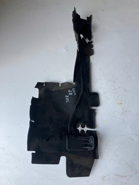 air duct air line PEUGEOT 308 T9 LIFT right 9818196080