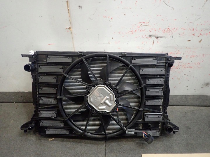 Komplet chodnic VW SEAT SKODA AUDI 8W0121003B A4 B9 A5