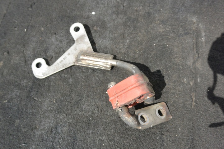 support étrier poignée silencieux de l'échappement BMW F10 F11 3.0D 7823912 7811797