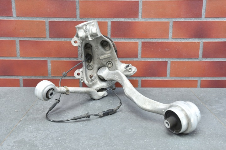 Achsschenkel Radnabe Radlager links vorne vorne Querlenker schenkel BMW 2 F22 F23 6853651 17371km