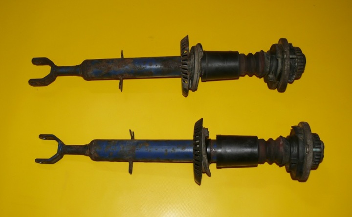 amortizeri amortizera prednji dio prednje AUDI A8 D2 3.7 V8 94-98 4D0413031S