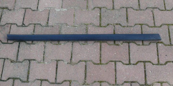 moulding lower door left front AUDI A8 D2 94-02r. 4D0854939A